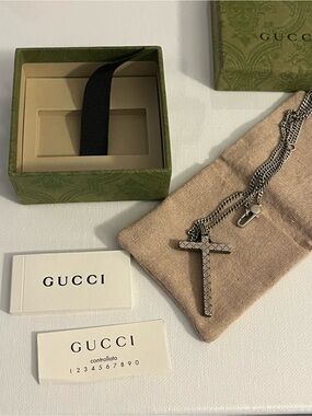 Rare  Authentic Gucci Diamante Cross Pendant Necklace Silver 55-60 cm long.